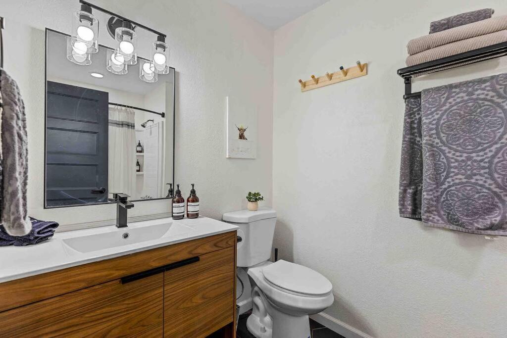 Walk To Gc Train Depot And Route 66, King Beds, Game Room, Bbq, Firepit Williams Exteriör bild