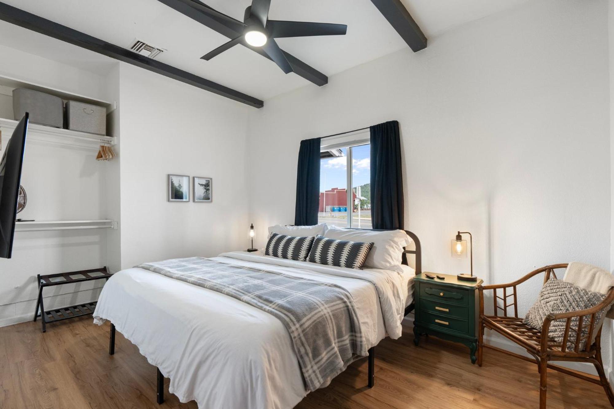 Walk To Gc Train Depot And Route 66, King Beds, Game Room, Bbq, Firepit Williams Exteriör bild